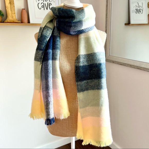 Loft Pastel Plaid Cozy Knit Fringe Blanket Scarf - Picture 8 of 9